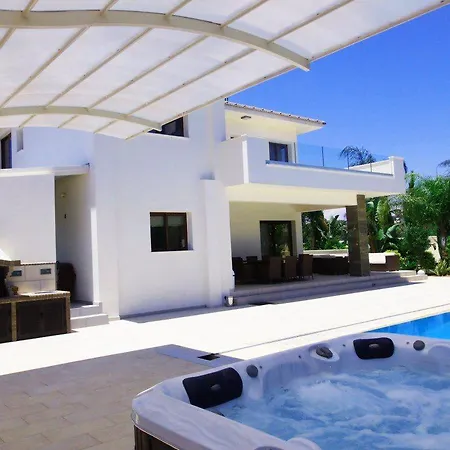 Villa Rentiing A With Private Swimming Pool 74