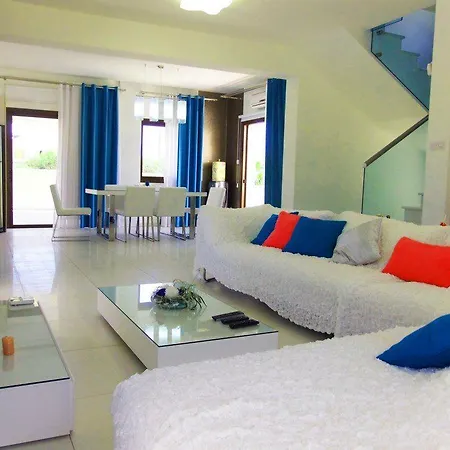 Rentiing A With Private Swimming Pool 74