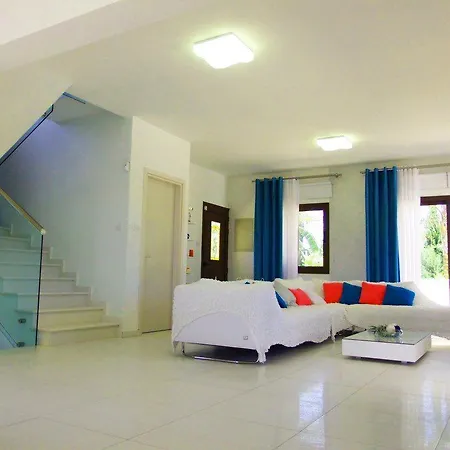 Rentiing A With Private Swimming Pool 74